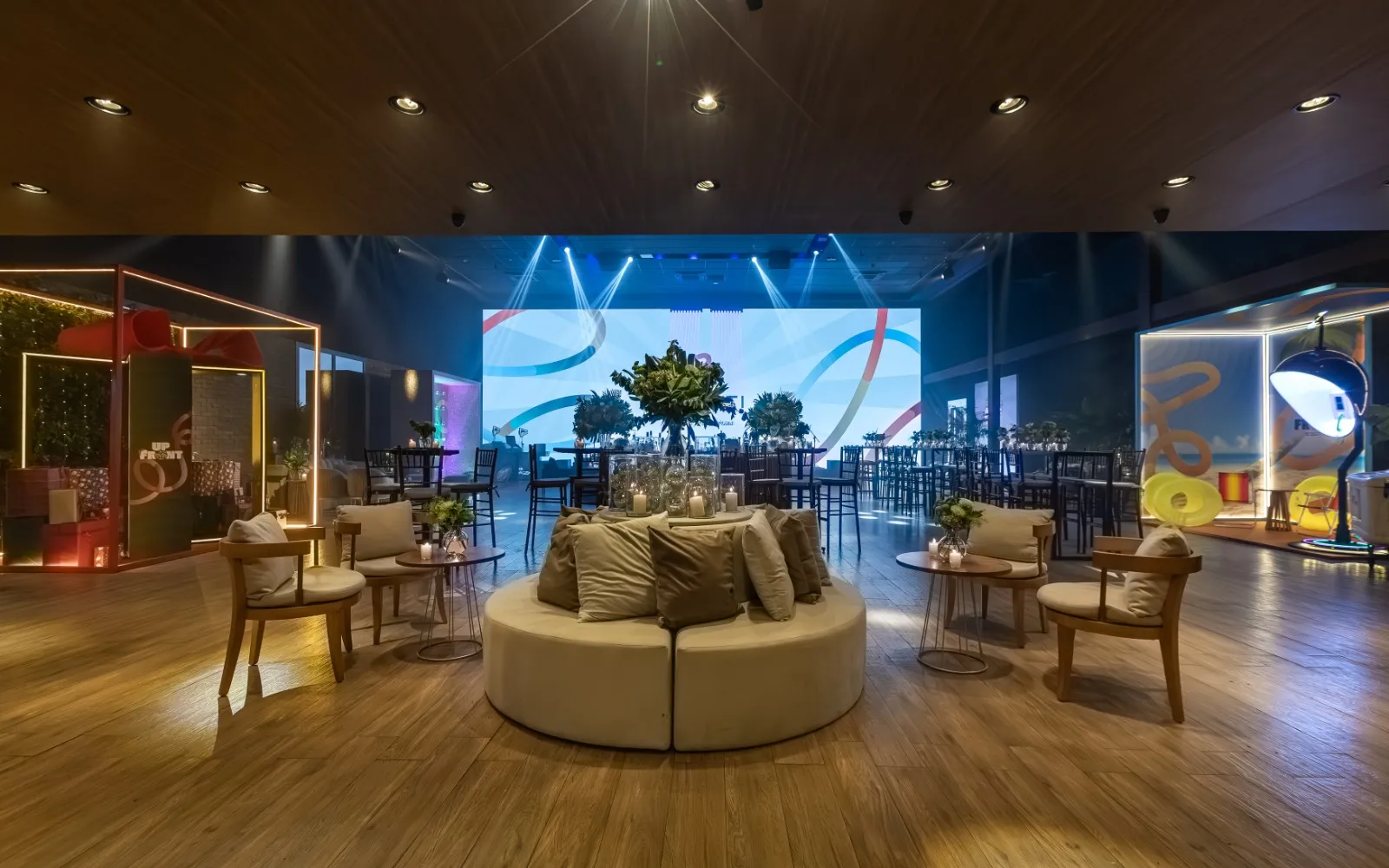 Lounge central em área de convenção